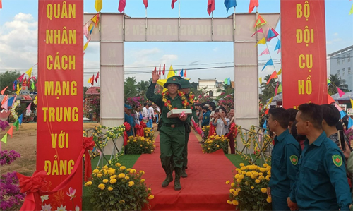 Huyện Vĩnh Hưng, tỉnh Long An: 85 thanh niên hăng hái lên đường nhập ngũ