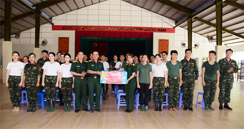 Trung tướng Trần Hoài Trung kiểm tra công tác chuẩn bị tham gia Liên hoan nghệ thuật quần chúng năm 2024