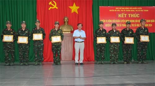 Bế mạc huấn luyện khung B quân nhân dự bị động viên