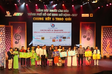 Báo Quân khu 7 đạt giải Nhất tại liên hoan Tiếng hát người làm báo TP.HCM mở rộng năm 2017