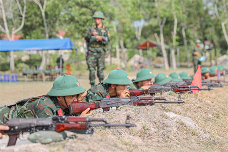 Quân khu 7 kiểm tra công tác huấn luyện và đóng quân canh phòng tại Trung đoàn 271, Sư đoàn 5