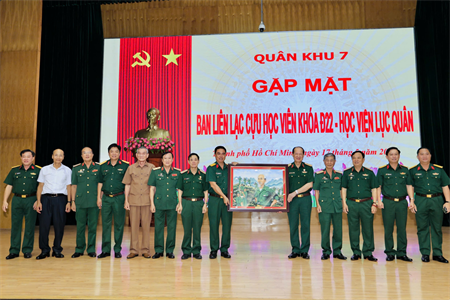 Quân khu 7 gặp mặt Đoàn Ban liên lạc cựu học viên khóa Đ22 – Học viện Lục quân
