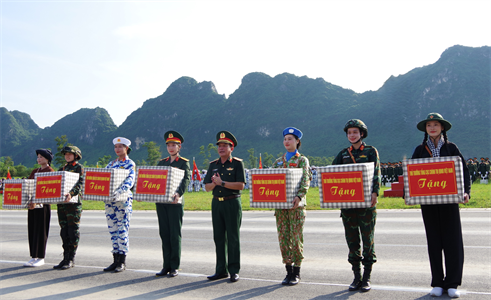 Trung tướng Trương Thiên Tô kiểm tra, động viên các lực lượng A80