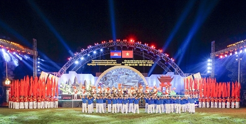 Chung một dòng sông - sâu nặng nghĩa tình