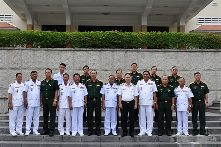 Đô đốc Hải quân Hoàng gia Campuchia thăm, chúc tết Bộ Tư lệnh Quân khu 7