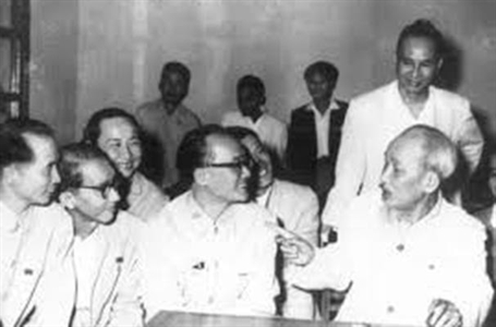 Lời Bác Hồ dạy ngày này năm xưa: Cán bộ nào không dám công khai thừa nhận khuyết điểm thì không xứng đáng là cán bộ