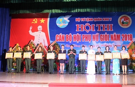 Bế mạc Hội thi cán bộ Hội Phụ nữ giỏi LLVT Quân khu 7