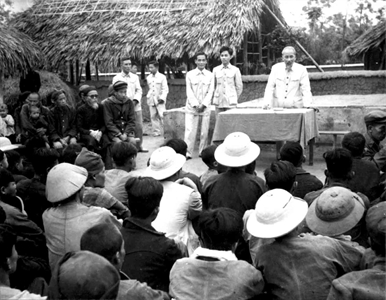 Lời Bác Hồ dạy ngày này năm xưa: Quan liêu, tham ô, lãng phí là tội ác. Phải tẩy sạch nó để thực hiện cần kiệm liêm chính, để đẩy mạnh thi đua sản xuất và tiết kiệm.