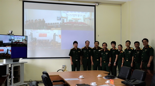 Bàn giao phòng hội nghị truyền hình trực tuyến ngành Thông tin khoa học quân sự điểm cầu Quân khu 7