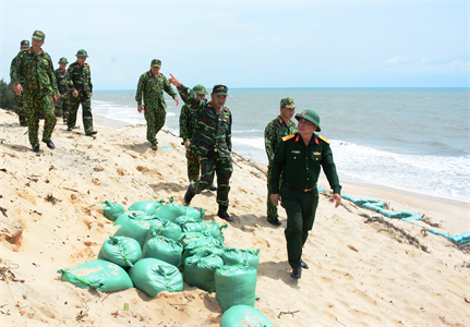 Bộ Tư lệnh Quân khu 7 kiểm tra công tác chuẩn bị diễn tập của Sư đoàn 302