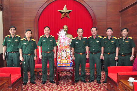 Bộ Tư lệnh Quân đoàn 4 chúc Tết Bộ Tư lệnh Quân khu 7