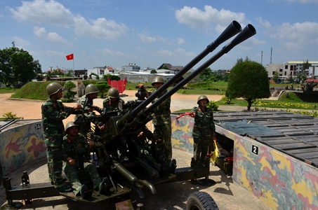 Tự hào bộ đội Phòng không anh hùng