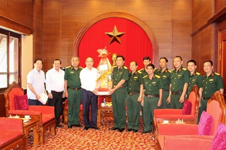 Bí thư Thành ủy Nguyễn Thiện Nhân chúc Tết LLVT Quân khu 7