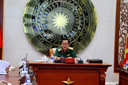 Tư lệnh Quân khu 7 làm việc với ban quản lý dự án và đơn vị thi công đường tuần tra biên giới