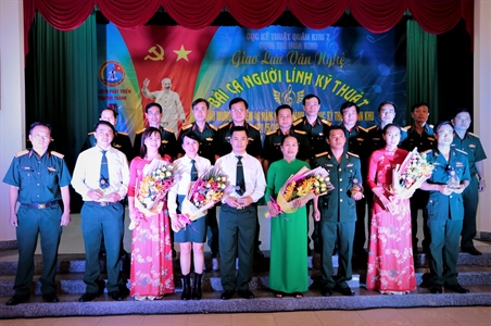 Giao lưu văn nghệ “Bài ca người lính kỹ thuật”