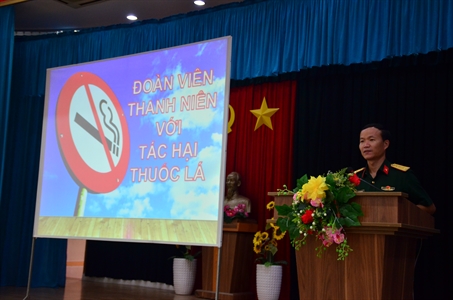 Cán bộ, chiến sĩ Quân khu 7 nói không với thuốc lá