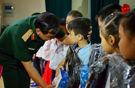 Quân khu 7 trao học bổng Nguyễn Đức Cảnh lần thứ 22