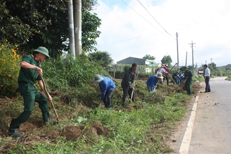 Đoàn KT-QP Lâm Đồng phối hợp làm công tác dân vận tại các thôn nghèo vùng sâu