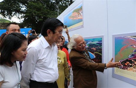 Triển lãm và ra mắt sách ký sự “Không ảnh đảo và bờ biển Việt Nam”