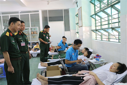 Hoạt động vì cuộc sống cộng đồng của Trường Cao đẳng Quân y 2