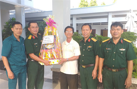 Ban CHQS quận 9, Thành phố Hồ Chí Minh: Chúc mừng lễ Giáng sinh các cơ sở thờ tự công giáo trên địa bàn