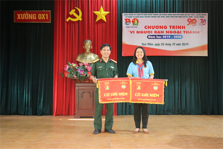 Quận đoàn Tân Phú – Huyện đoàn Hóc Môn phối hợp giao lưu, ký kết chương trình “Vì người bạn ngoại thành”