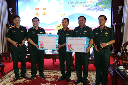 Thượng tướng Nguyễn Trọng Nghĩa thăm, kiểm tra và chúc Tết Sư đoàn 5 và Bộ CHQS tỉnh Tây Ninh