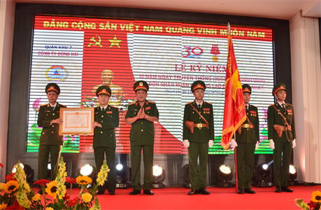 Công ty TNHH MTV Đông Hải đón nhận Huân chương Lao động hạng Nhất