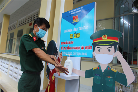 Bộ Tham mưu Quân khu thiết kế bàn rửa tay di động