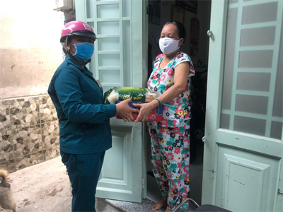 Ấm lòng người nghèo trong mùa dịch Covid-19