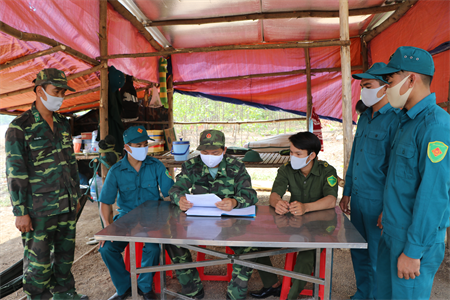 Bản tin cập nhật Covid-19 ngày 23/4: Các địa phương trên địa bàn Quân khu từ nhóm nguy cơ cao được chuyển xuống nhóm có nguy cơ và từng bước nới lỏng giãn cách xã hội