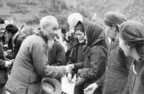 Hồ Chí Minh: Người theo chủ nghĩa dân tộc hay chiến sĩ cộng sản?