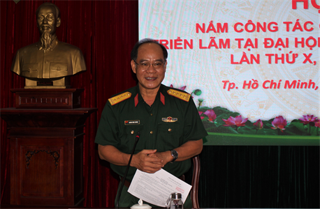 Kiểm tra công tác tổ chức triển lãm tại Đại hội Đảng bộ Quân khu 7 lần thứ X