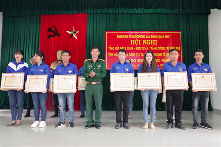 Trí thức trẻ tình nguyện chung sức xóa đói, giảm nghèo