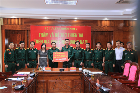 Quân khu 7 hỗ trợ Quân khu 5 và tỉnh Quảng Nam khắc phục hậu quả bão lũ