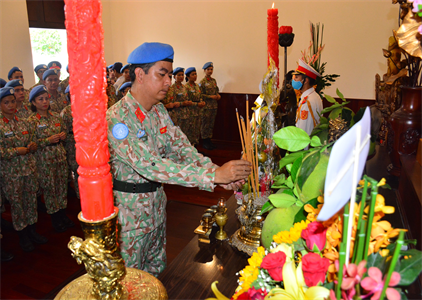 Bệnh viện Quân y 175: Dâng hương, báo cáo kết quả huấn luyện Bệnh viện Dã chiến cấp 2 số 3