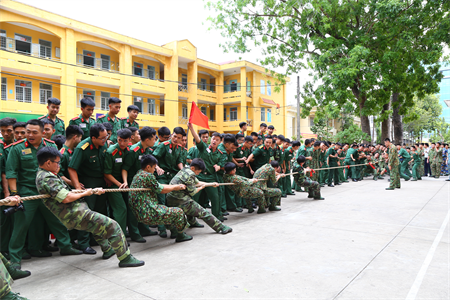 Tuổi trẻ Trường Sĩ quan Kỹ thuật quân sự tích cực nghiên cứu khoa học