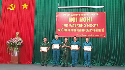 Đảng ủy Quân sự thành phố Thuận An sơ kết 5 năm thực hiện Chỉ thị 05 của Bộ Chính trị