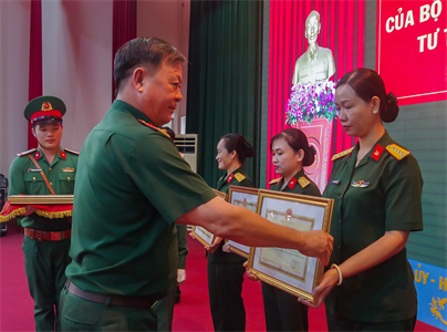 Đảng ủy Trường Quân sự Quân khu 7 sơ kết 5 năm thực hiện chỉ thị 05-CT/TW