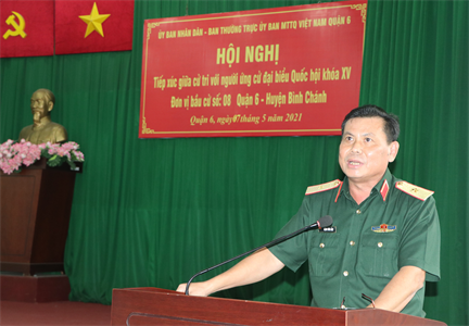 Thiếu tướng Đặng Văn Lẫm cùng các ứng cử viên Đại biểu Quốc hội khóa XV tiếp xúc cử tri