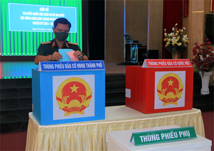 Lực lượng vũ trang Quân khu 7 tưng bừng ngày hội bầu cử