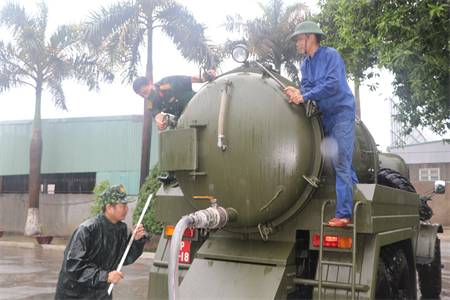 Quân khu 7 nghiệm thu sửa chữa, cải tạo xe vận tải ZIL-157K