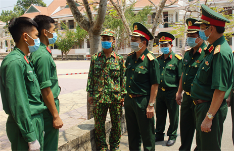 Trung tướng Trần Hoài Trung, Bí thư Đảng ủy, Chính ủy Quân khu 7: Tập trung toàn lực, kiên quyết, kiên trì, phát huy sức mạnh tổng hợp trong phòng chống dịch Covid-19