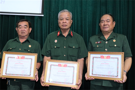 Giữ trọn lời thề với đồng chí, đồng đội