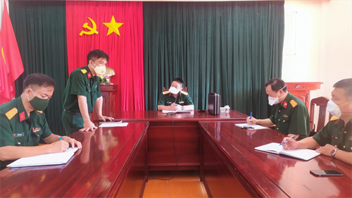 Tổng cục Hậu cần thăm và làm việc tại Bệnh viện Dã chiến Truyền nhiễm số 5