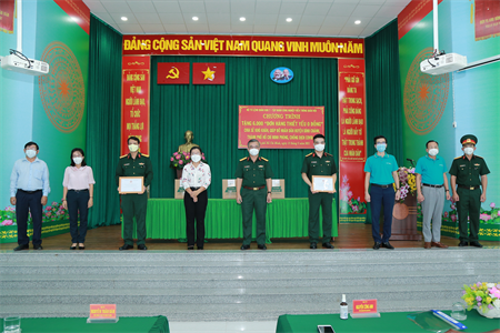 “Đơn hàng thiết yếu 0 đồng” chia sẻ khó khăn, giúp đỡ Nhân dân chống dịch