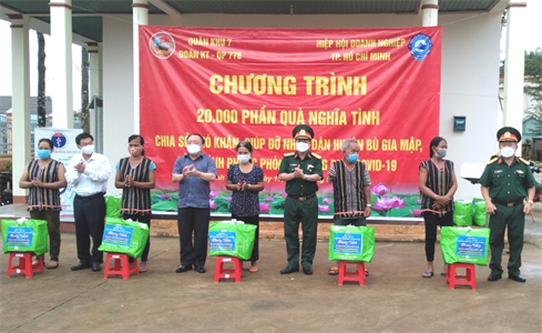 Đoàn Kinh tế Quốc phòng 778 trao 1.000 phần quà hỗ trợ người dân khó khăn mùa dịch