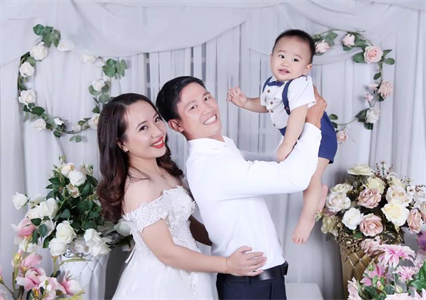 Chồng bộ đội, vợ giáo viên xung kích trên tuyến đầu chống dịch