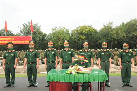 Sư đoàn 9 đồng hành cùng các địa phương phòng chống dịch