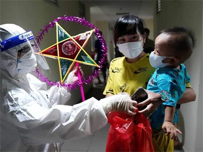 “Đêm hội trăng rằm” đặc biệt tại Bệnh viện dã chiến 5D